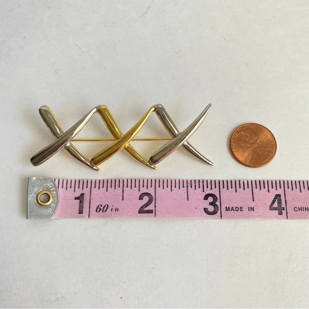 Vintage X Brooch Two Tone Metal Gold Silver Pin Hugs & Kisses 90s‎ Y2K Pin